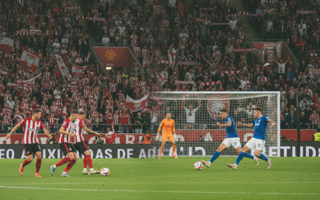 Piłka nożna: Transferowy młyn w Ekstraklasie i wielkie ruchy w Premier League