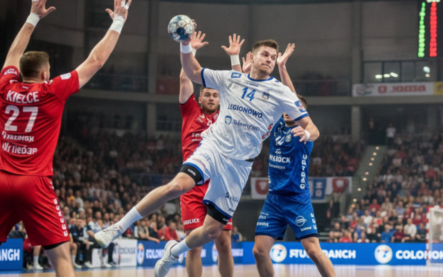 Piłka ręczna: Legionowo dominuje, Kielce i Płock w grze o Superliga